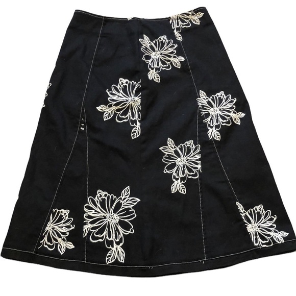 KLd Signature Embroidered Skirt‎ - Picture 1 of 8